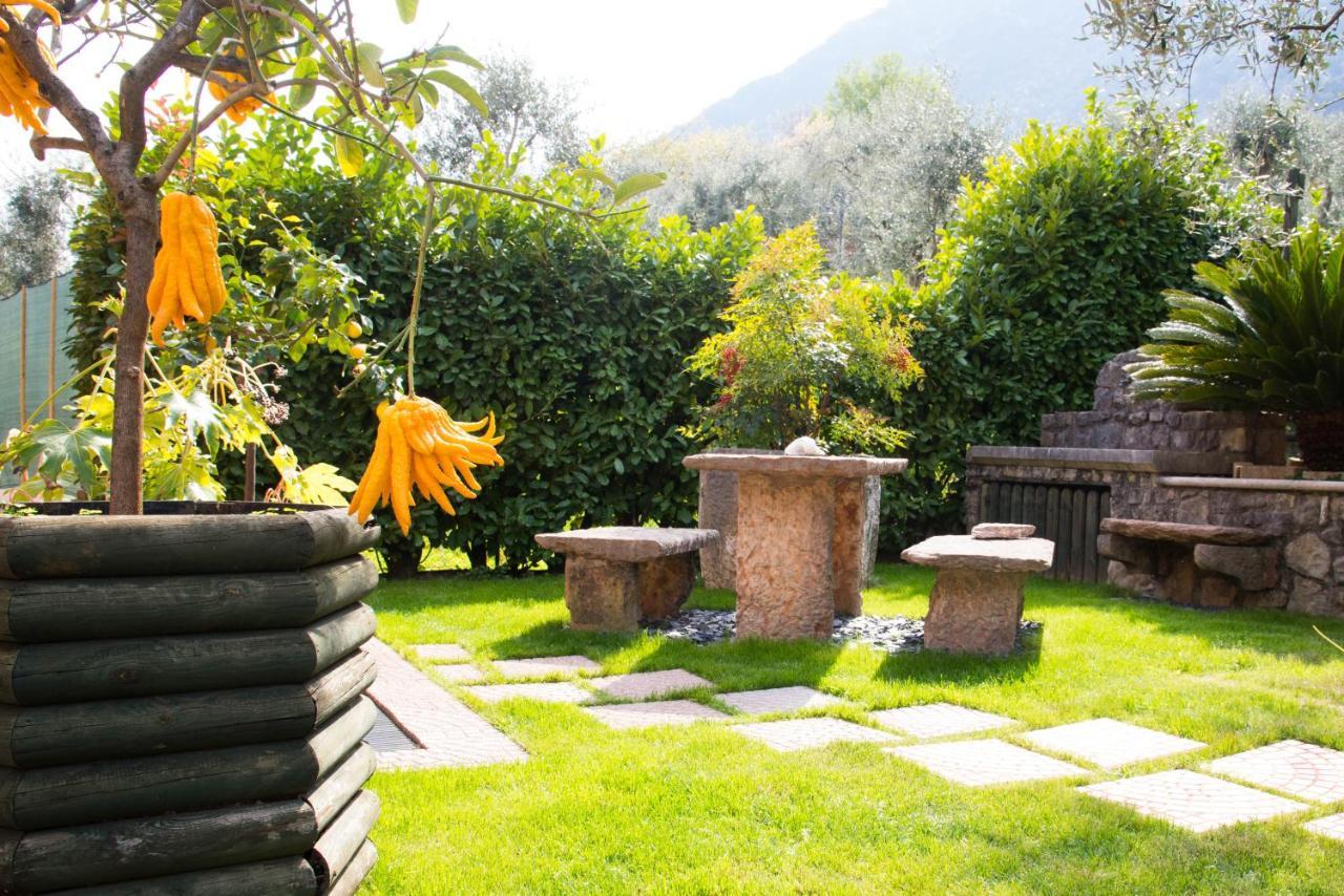 Guesthouse "Villa Tamas" Limone sul Garda Extérieur photo